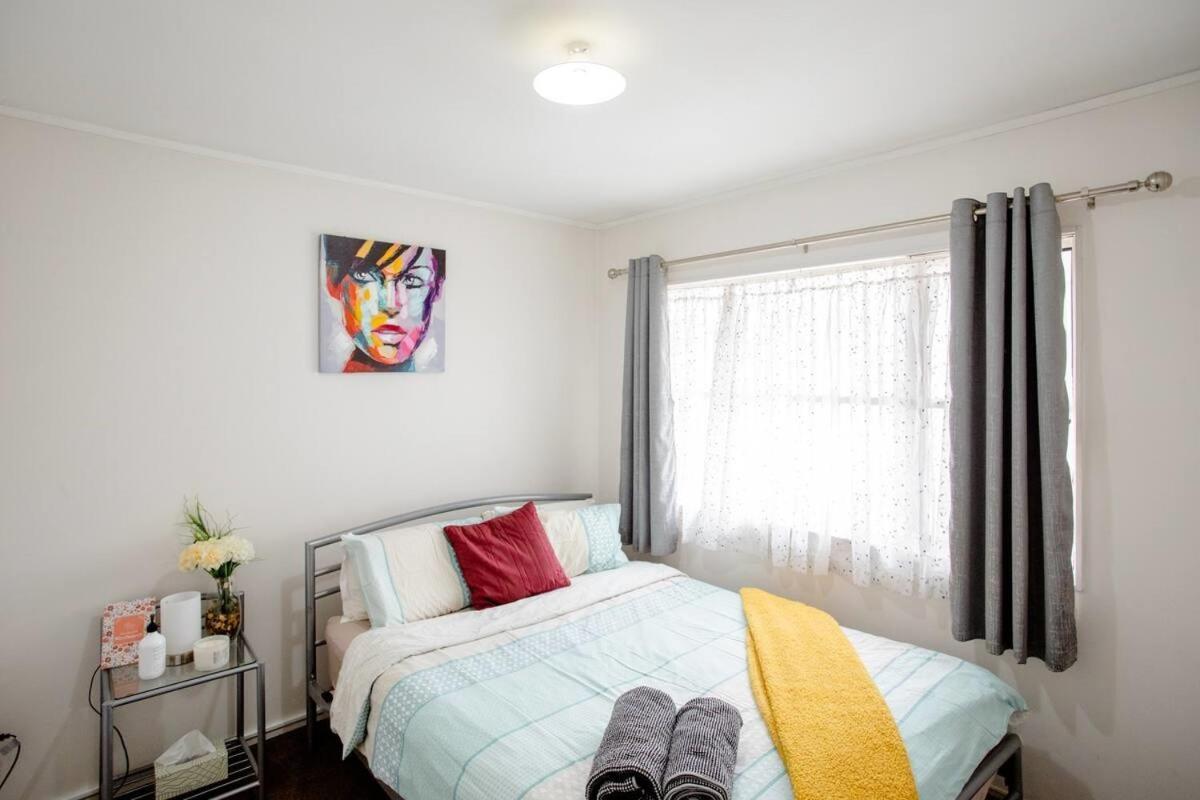 Budget Friendly Rooms Near The Airport Оукланд Екстериор снимка