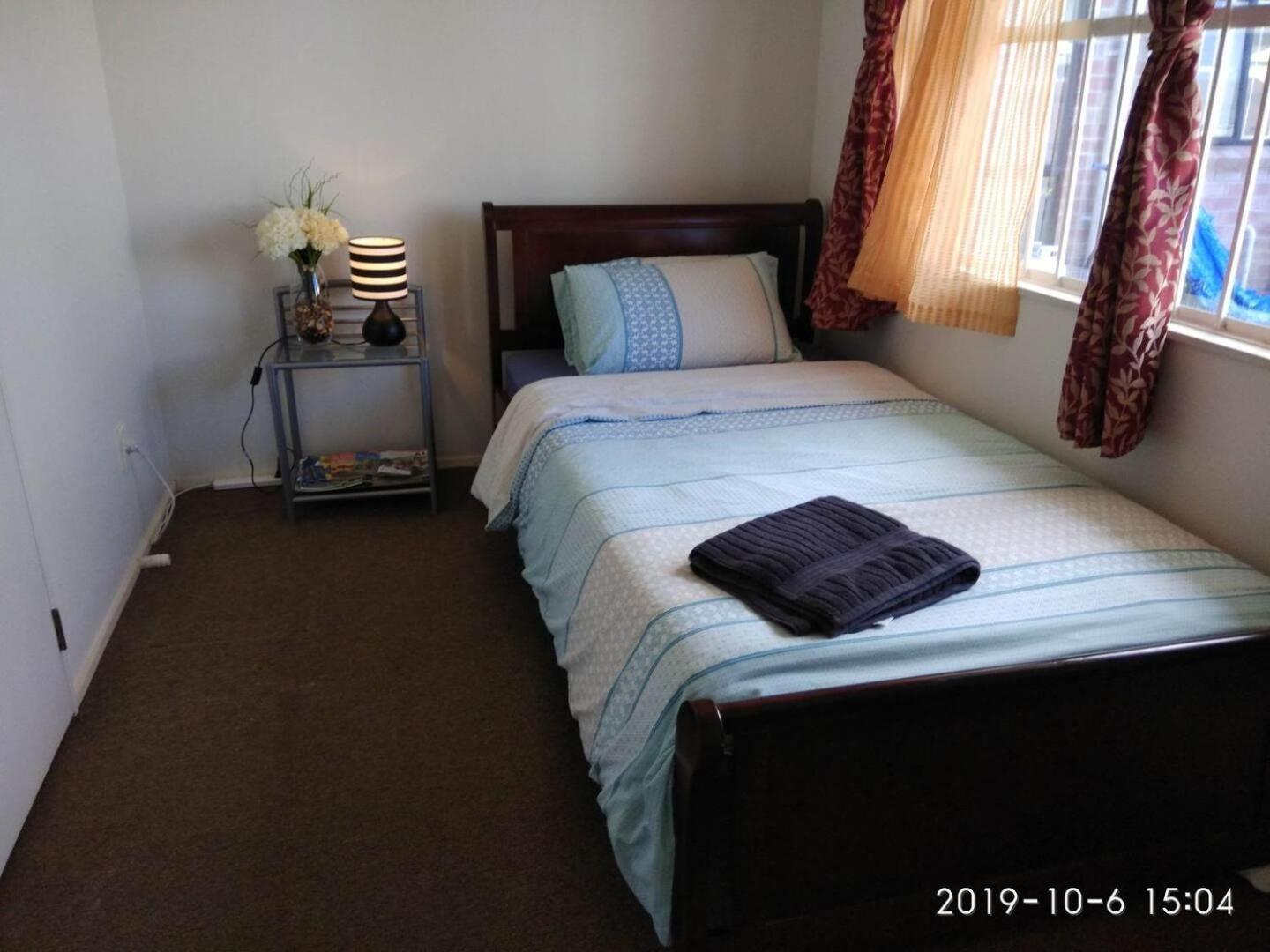 Budget Friendly Rooms Near The Airport Оукланд Екстериор снимка